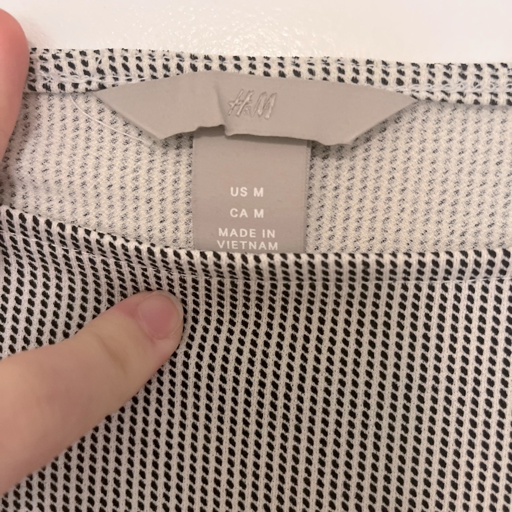 H&M blouse - Picture 2 of 2